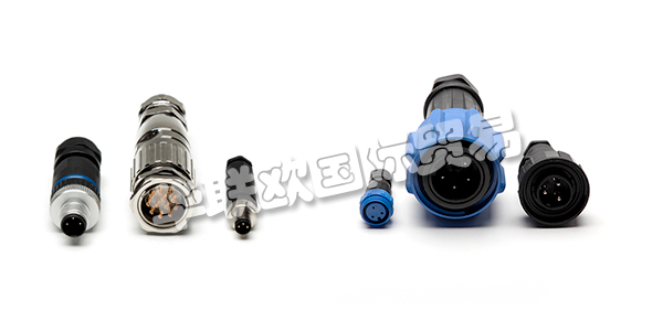 BULGIN被公認(rèn)為環(huán)保密封連接器和組件的領(lǐng)先制造商。Bulgin擁有超過95年的行業(yè)經(jīng)驗(yàn)，不斷創(chuàng)新和開發(fā)產(chǎn)品和服務(wù)，以滿足其遍布各個(gè)市場的全球客戶群。