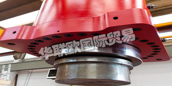 BOMBARDIERI SpA于1959年在意大利 Gazzaniga 成立，現(xiàn)在是一家私營有限公司，擁有100多名訓(xùn)練有素的員工，分為三個(gè)工廠，兩個(gè)在意大利北部，一個(gè)在墨西哥。