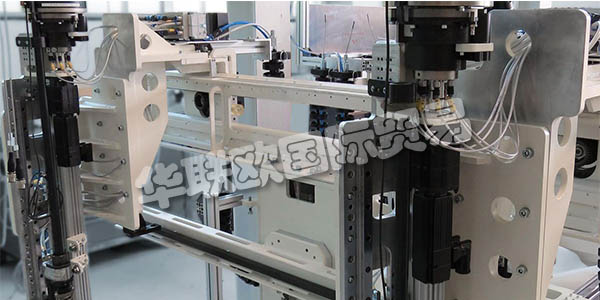 德國DURR品牌的產(chǎn)品主要有：DURR清洗機(jī),DURR壓縮機(jī)，壓力容器，輸送機(jī)，過濾板，消音器，密封機(jī)器人等。