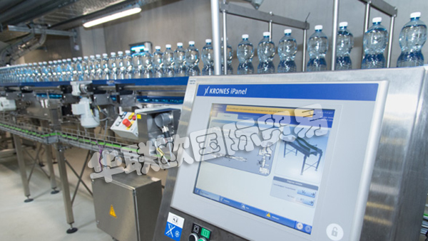 品牌介紹：【KRONES】總部位于德國新特勞普林的克朗斯KRONES集團為各種工藝過程技術(shù)、灌裝技術(shù)和包裝技術(shù)開發(fā)規(guī)劃并制造機器和整套設(shè)備。KRONES的產(chǎn)品組合借助內(nèi)部物流系統(tǒng)、信息技術(shù)和工廠規(guī)劃而得以完善。KRONES設(shè)備每天處理的瓶子、易拉罐和特殊造型容器數(shù)以百萬計...更多關(guān)于德國KRONES,KRONES灌裝機,KRONES貼標機產(chǎn)品內(nèi)容還請繼續(xù)閱讀以下文章，謝謝！