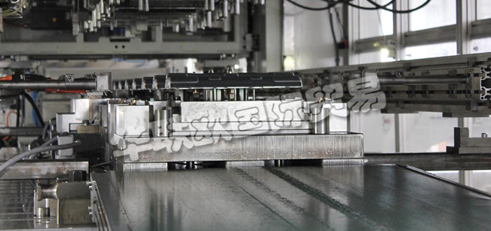 德國HELMERDING公司主要供應(yīng)：德國HELMERDING壓力機(jī),HELMERDING輸送系統(tǒng)，傳輸單元，單柱壓力機(jī)，雙柱壓力機(jī)，矯直機(jī)，開卷機(jī)，印刷機(jī)，卷材進(jìn)料系統(tǒng)等產(chǎn)品。